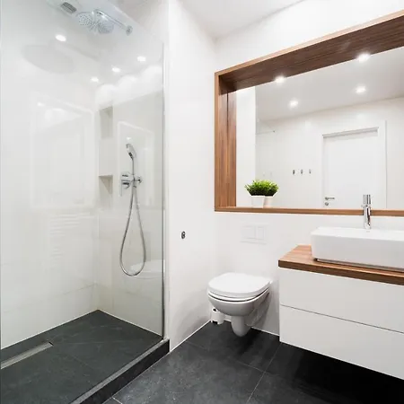 Big - Atal Towers - 3 - Private Parking Place Apartamento