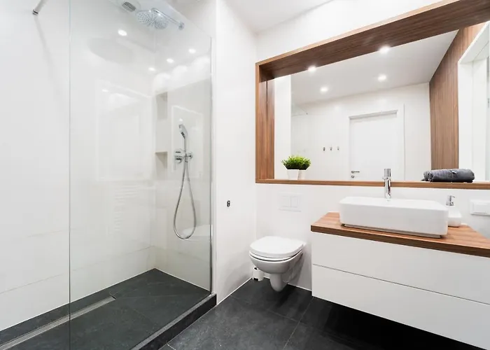 Big - Atal Towers - 3 - Private Parking Place Apartment