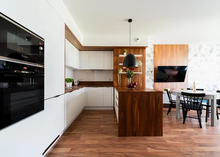 Big - Atal Towers - 3 - Private Parking Place Apartment